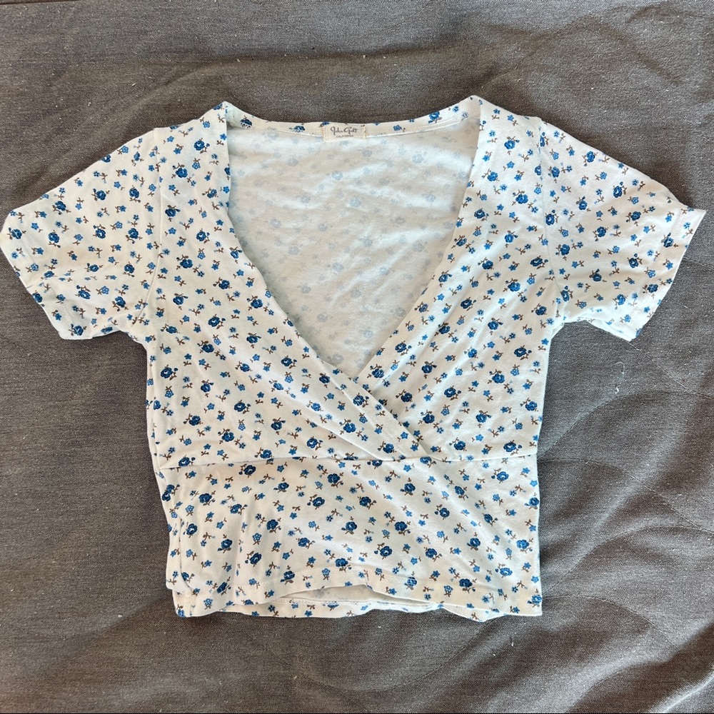 Brandy Melville Amara Top in white with blue flowers